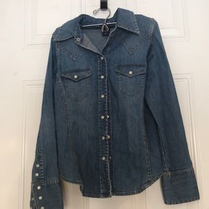 Like new Gap denim button up shirt